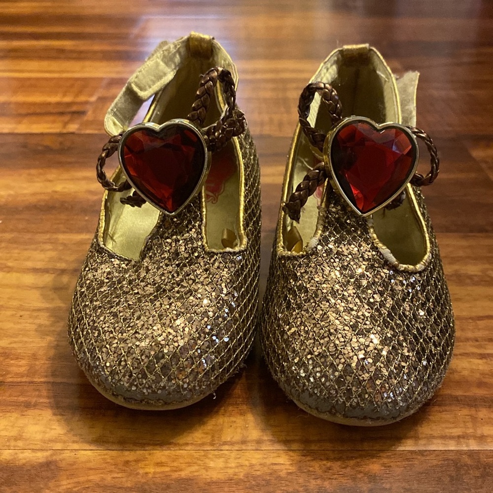 Gold, high heeled, Disney Elena of Avalor shoe, size 7/8.